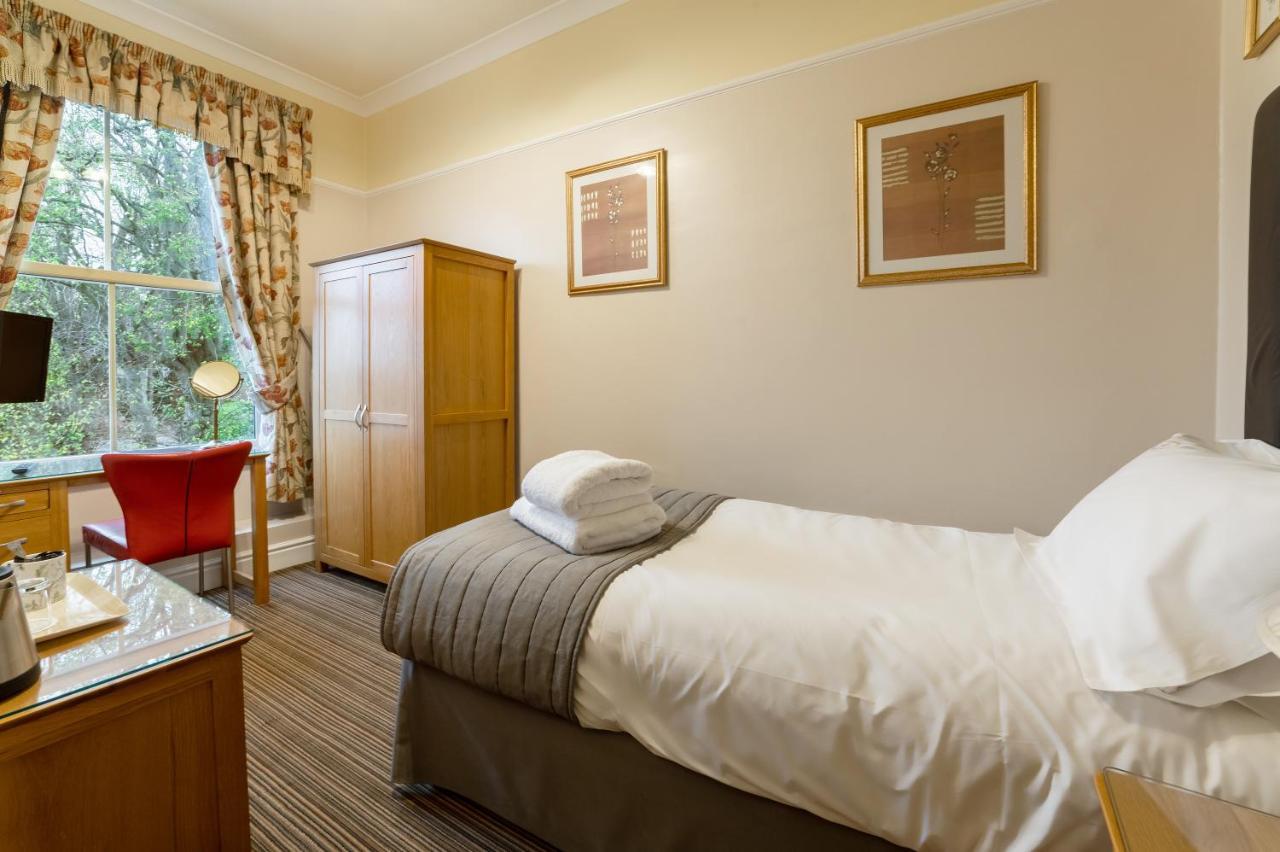 Charades Guest House Херефорд Экстерьер фото