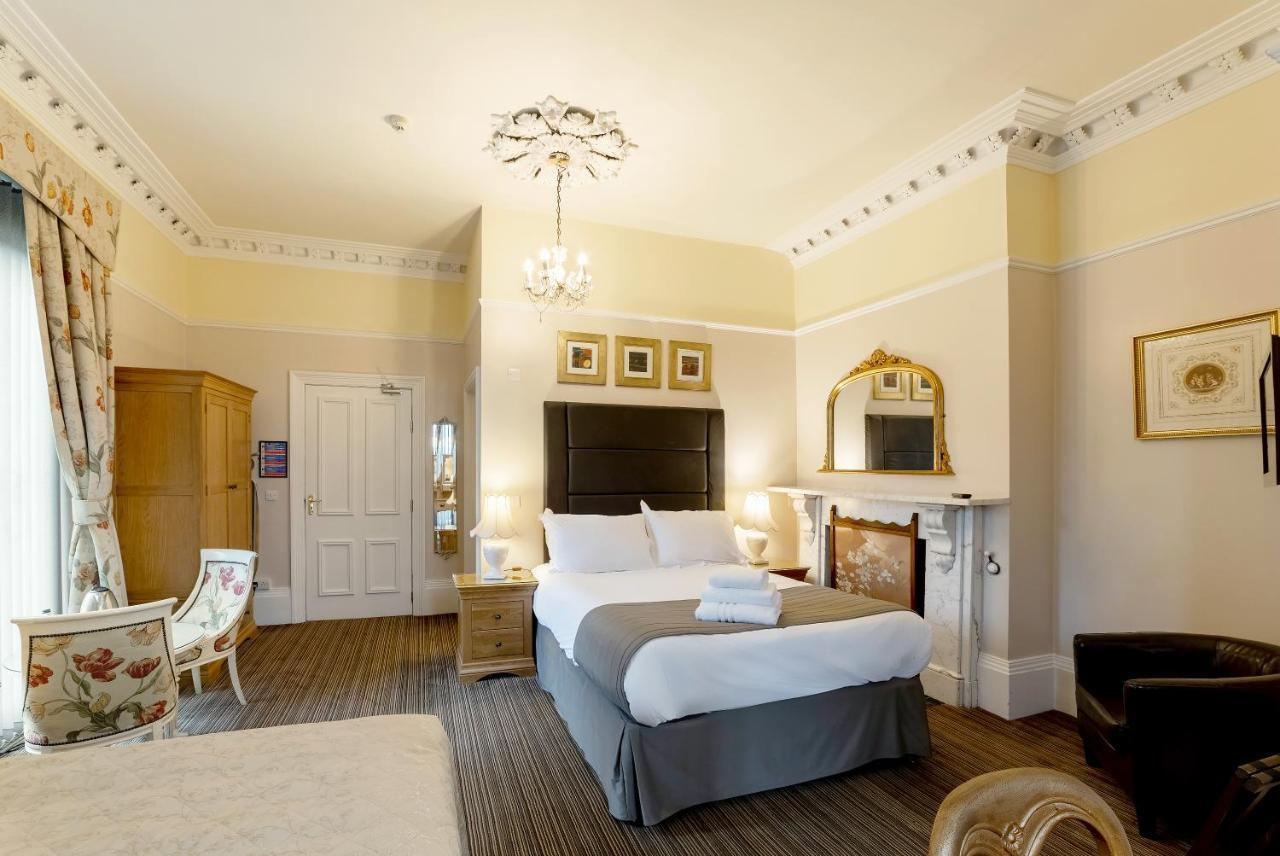 Charades Guest House Херефорд Экстерьер фото
