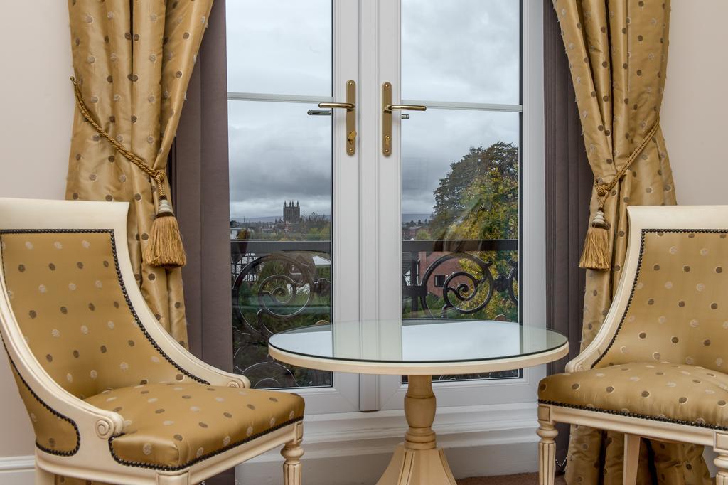 Charades Guest House Херефорд Номер фото
