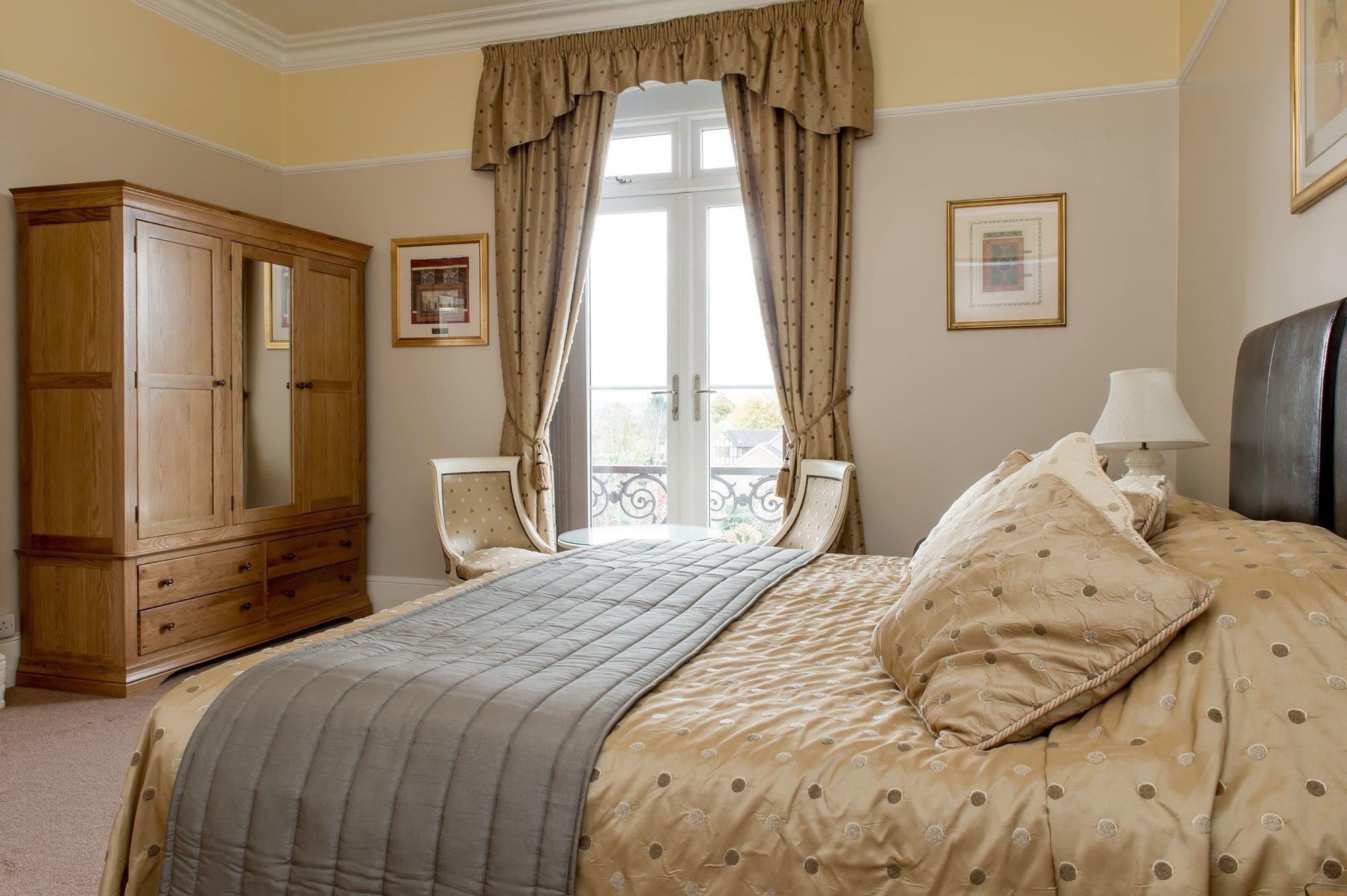 Charades Guest House Херефорд Экстерьер фото